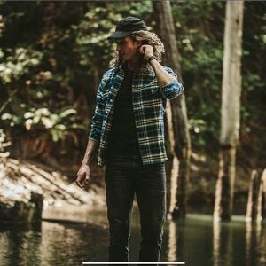 Taylor Stitch - The Crater Shirt in Blue Plaid